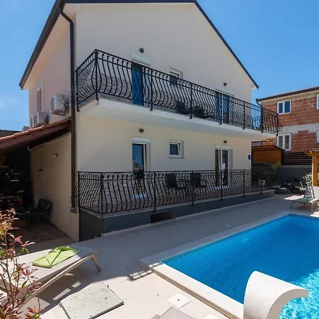 House Pudarica Apartment